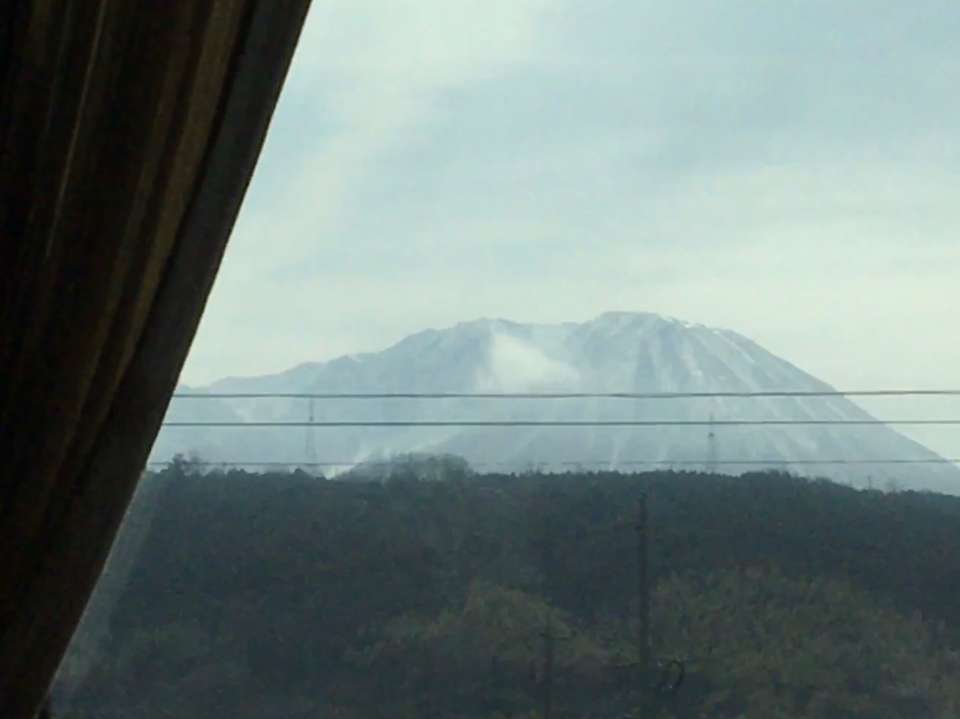【10:17】車窓からの大山